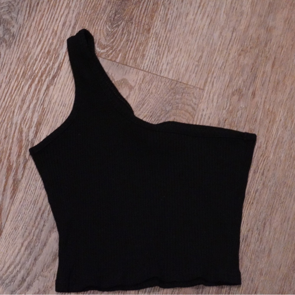 Black one shoulder cropped asymmetrical top. Size small